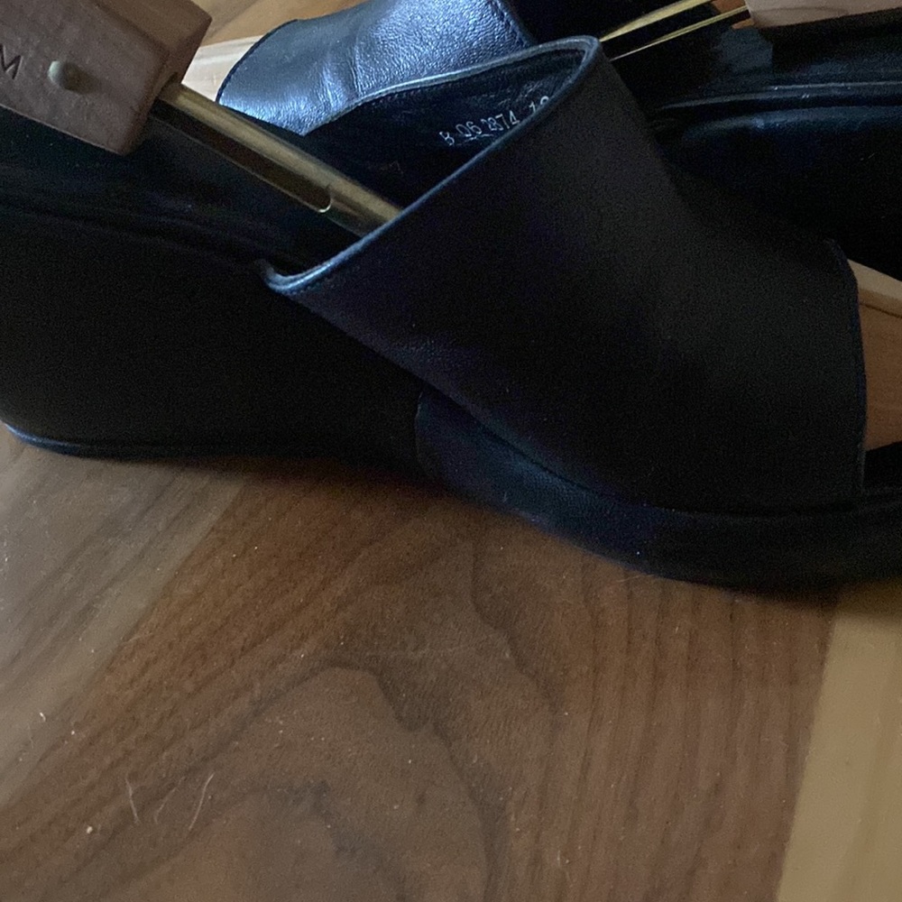 All leather platform. - Picture 4 of 6